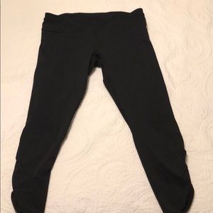 Black Lululemon run crops, sz. 12